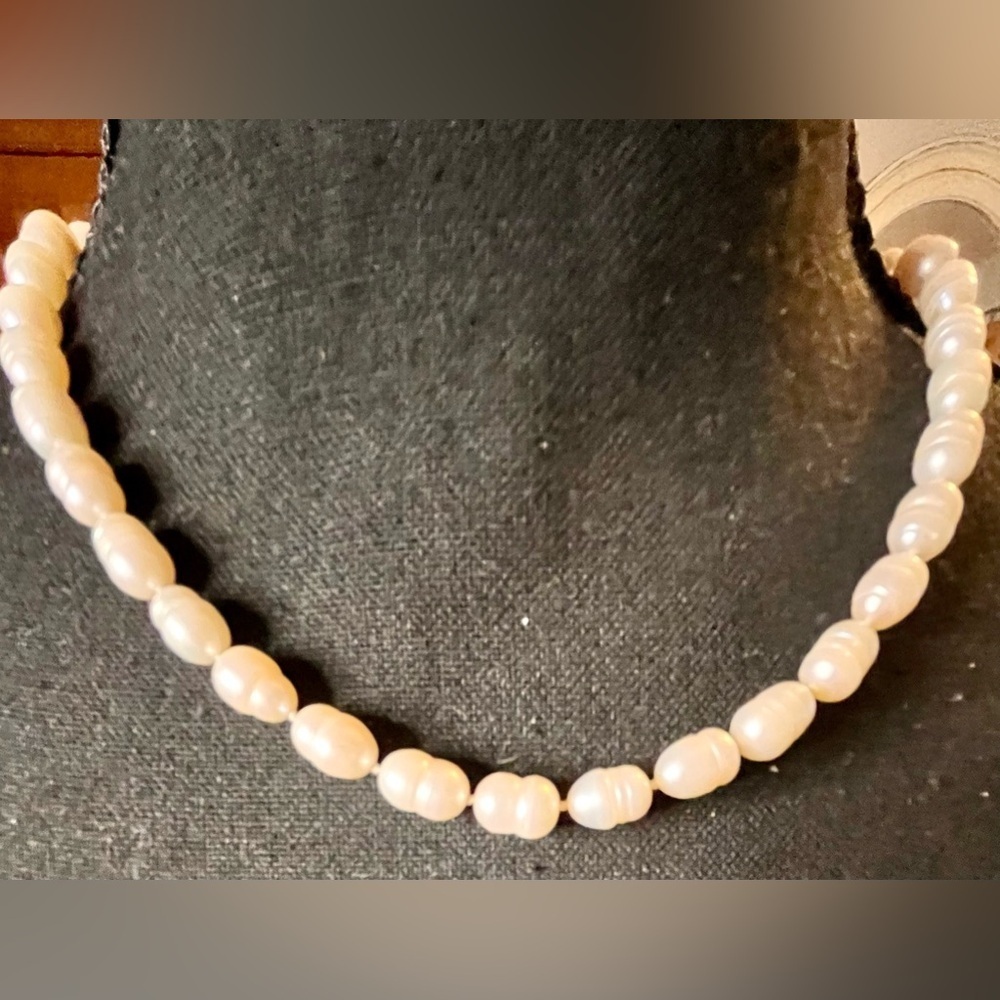 Natural White Baroque Freshwater Pearl Strand Necklace Vintage Classic Preppy